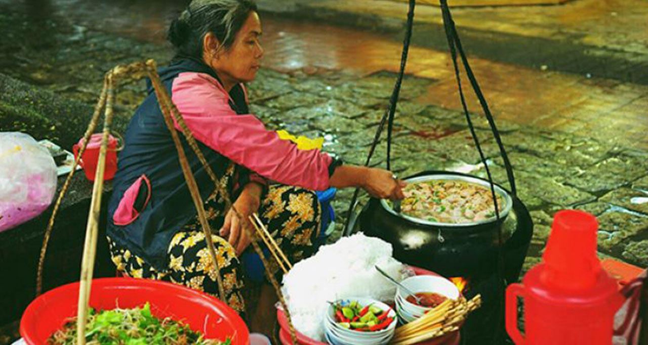 Bun Bo Hue on the street