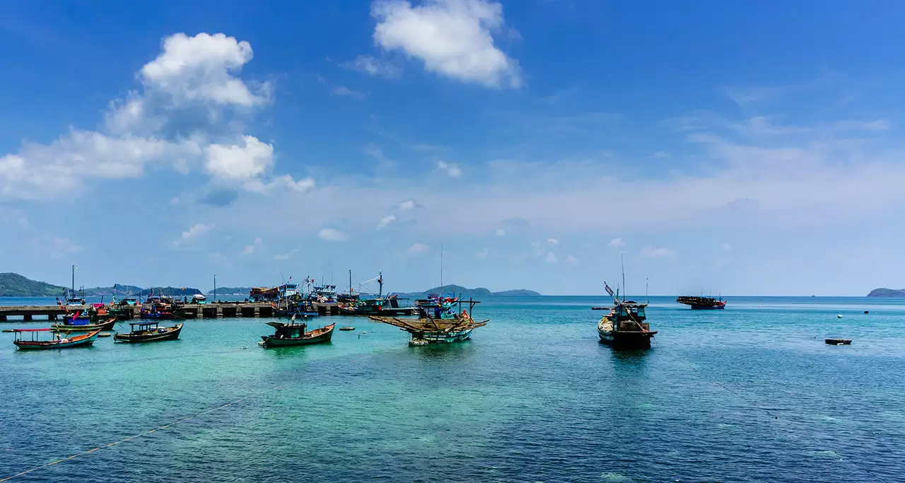 Nam Du Island: Với những bãi đá trắng, nước biển trong xanh và đầy đủ các loại sinh vật biển, đảo Nam Du là một trong những điểm đến du lịch nổi bật tại Việt Nam. Hãy cùng xem những hình ảnh về Nam Du, để có thể cảm nhận được sự đẹp và tuyệt vời của một vùng đất trong sạch và tươi đẹp như thế.