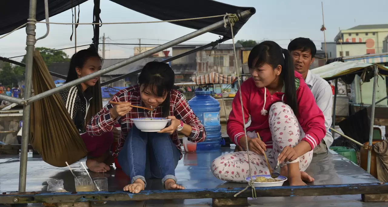 Daily life of the locals in Cai Rang