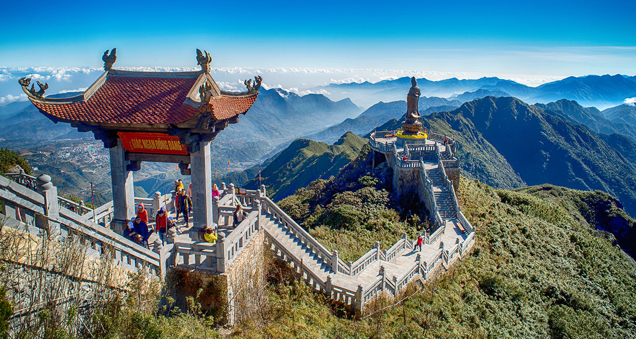 up stair to Fansipan in Sapa