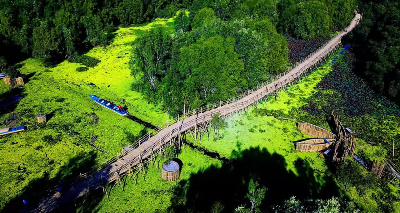 The Vietnam’s longest bamboo bridge