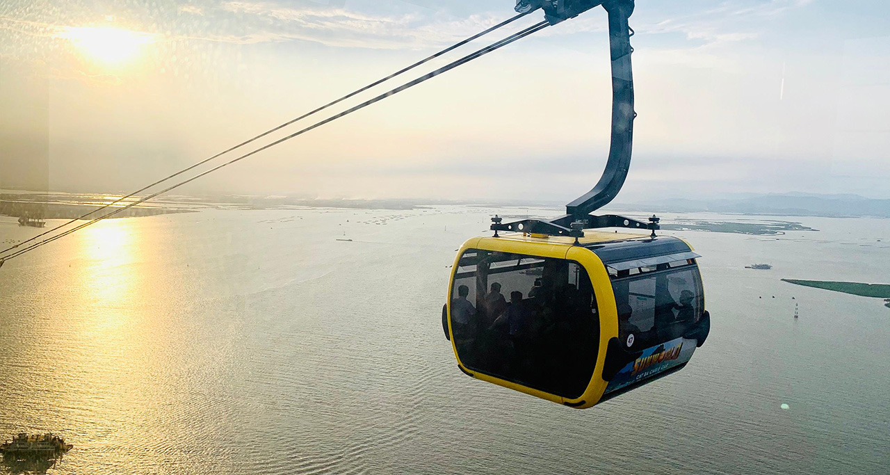 Cable Car to Cat Ba island