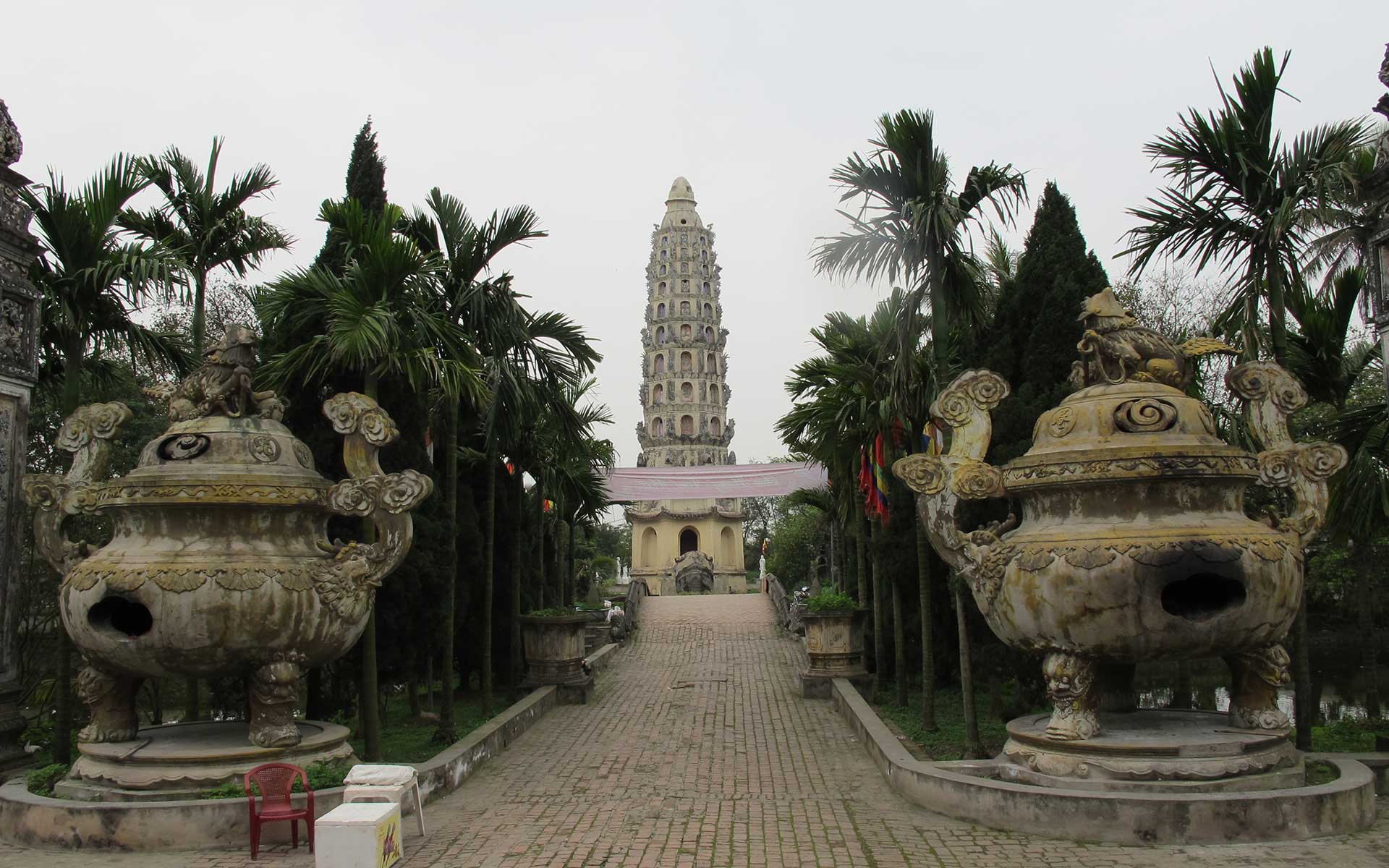 The 12-storey Cuu Pham Lien Hoa Tower