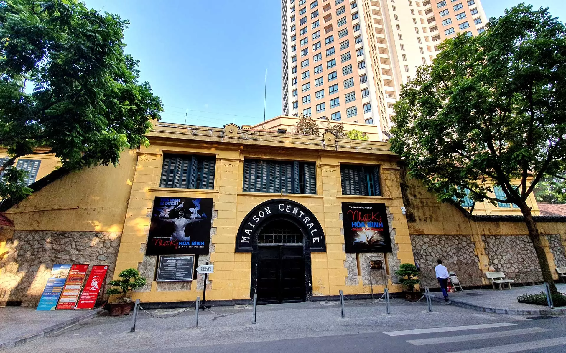 Hoa Lo Prison Museum entrance