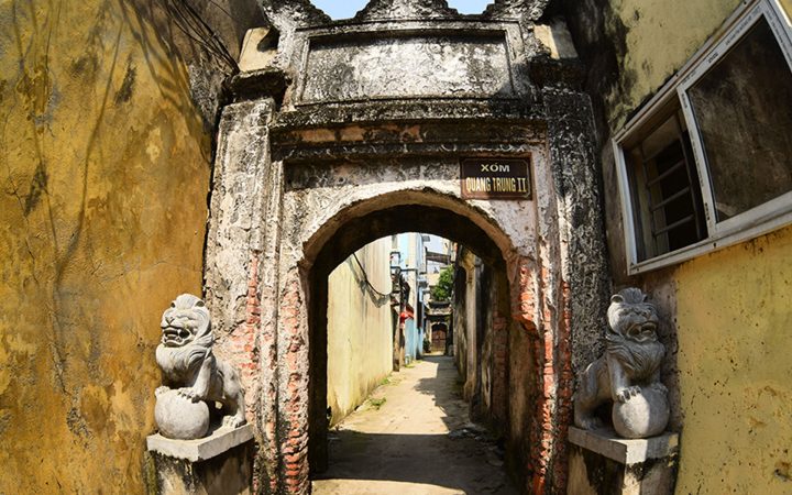 an old gate in Cu Da