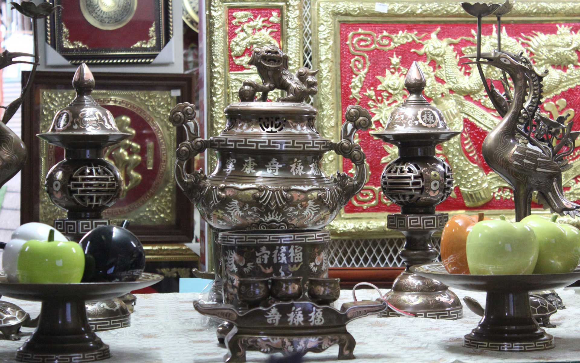 The various products from Dai Bai bronze village