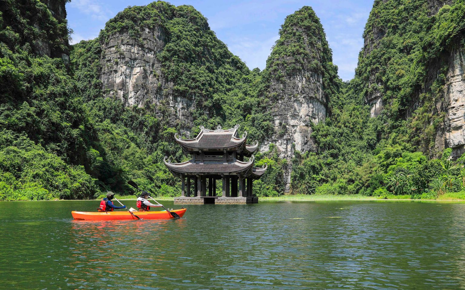 Kayaking in Trang An - New Experience in Trang An, Vietnam