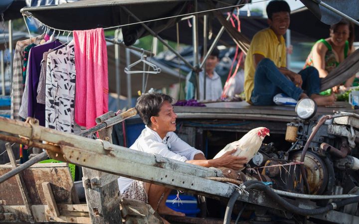 Local daily lives in the market