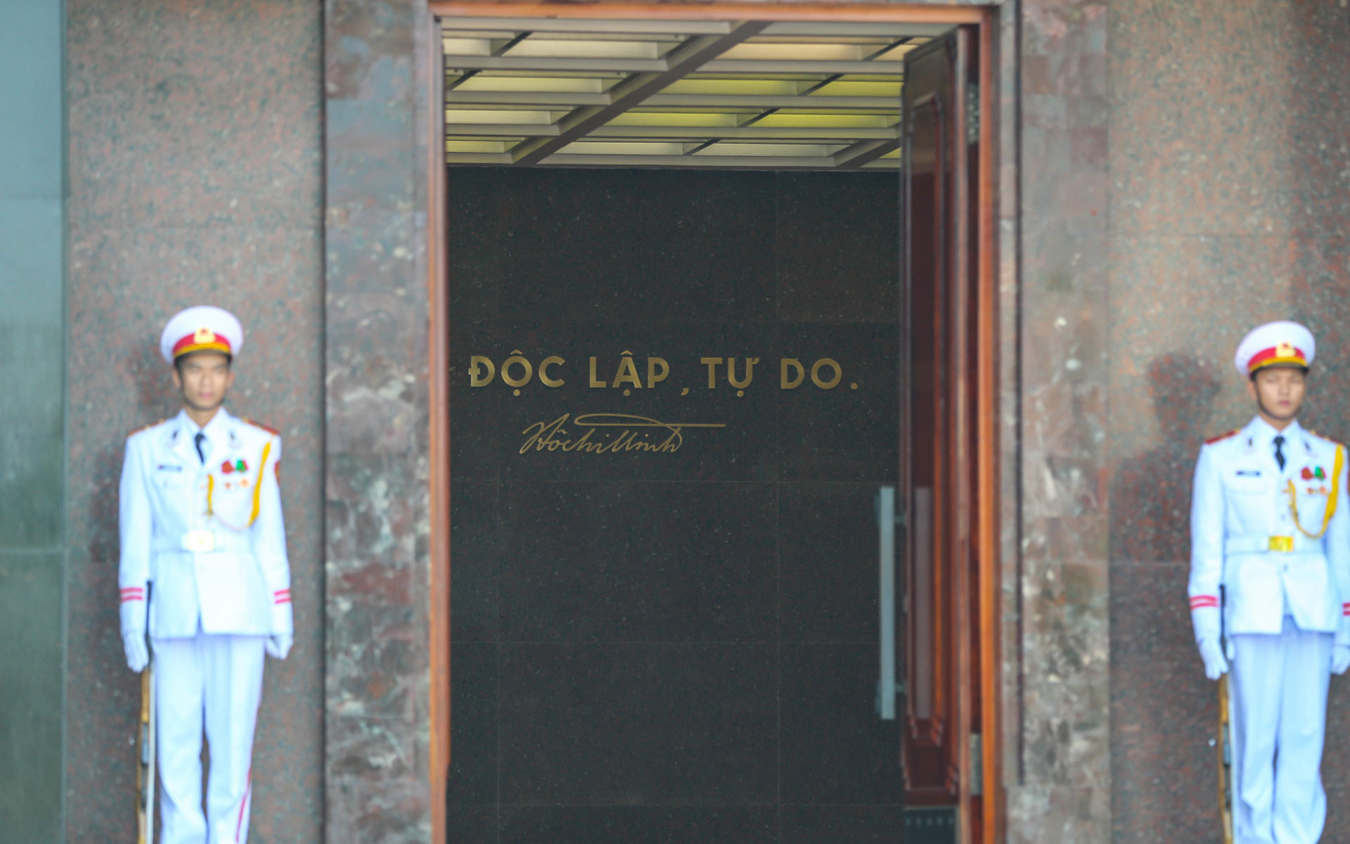 the entrance of Ho Chi Minh Mausoleum