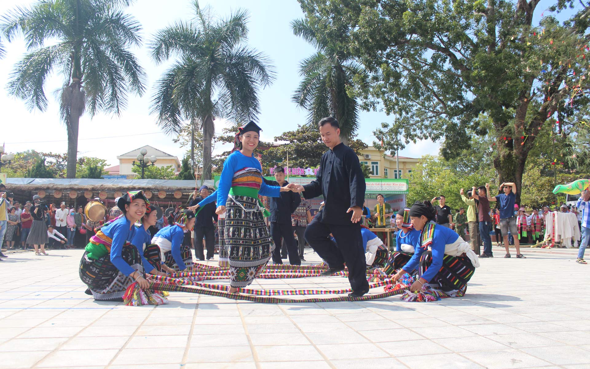 Kin Lau Khau Mau Festival