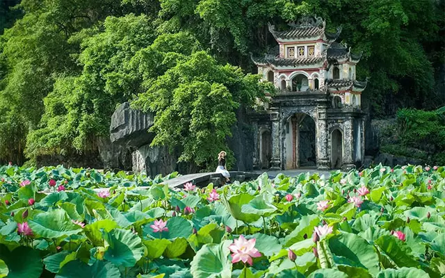 Bich Dong pagoda