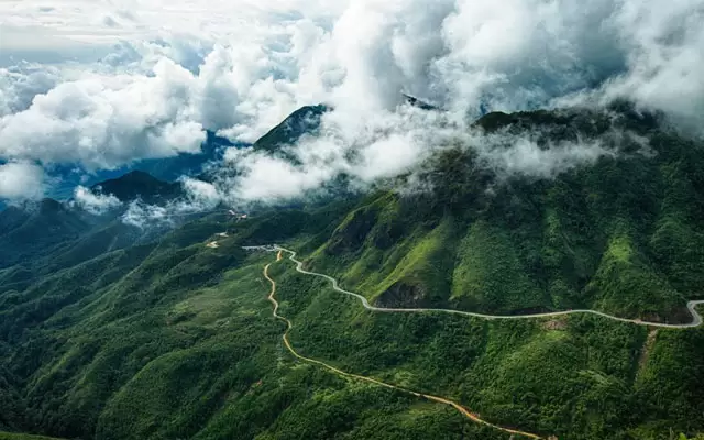 10 Scenic Mountain Passes in Vietnam