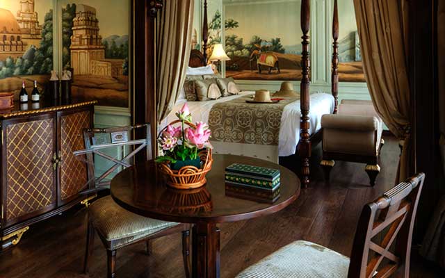 Noble Suite