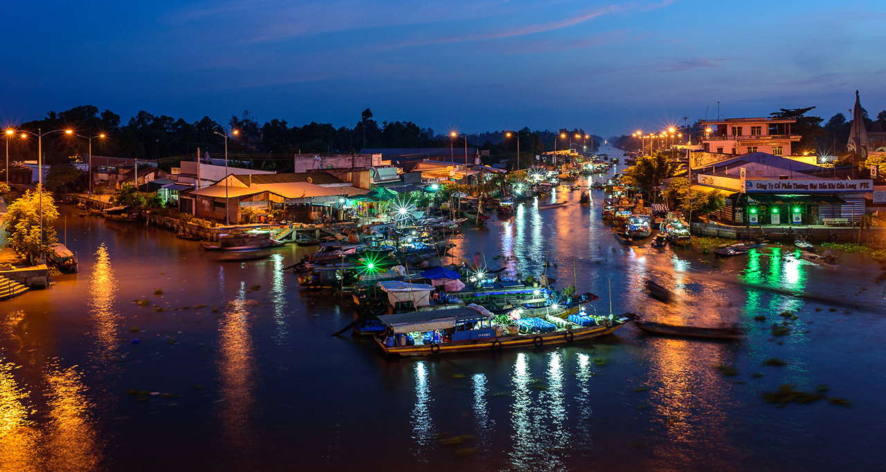 Nga Nam Floating Market - Floating Market in Mekong Delta