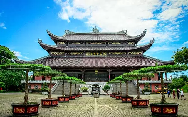 bai dinh pagoda in ninh binh