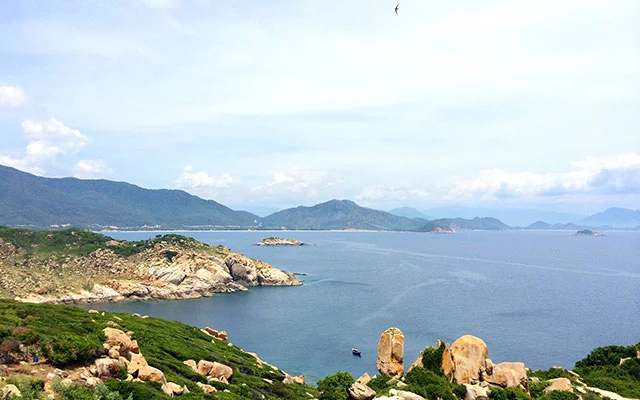 Overview of Binh Hung Island