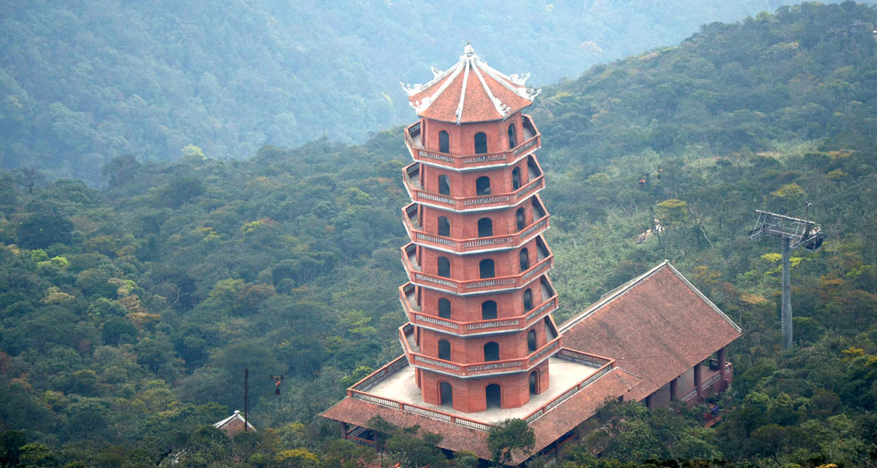 Visit-Yen-Tu-Pagoda-18