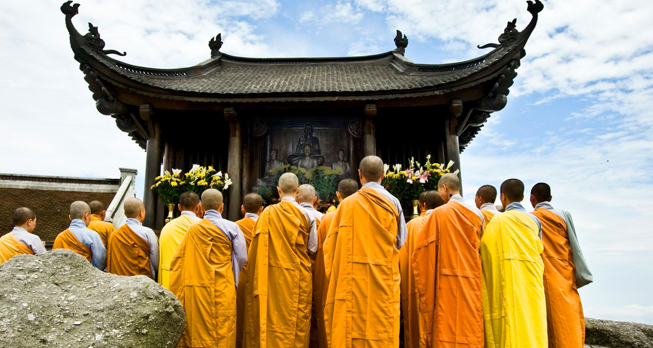 Visit-Yen-Tu-Pagoda-23