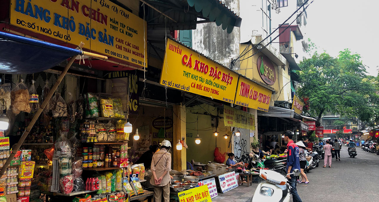 hang-be-market-on-Hanoi-Street-Food-Tour
