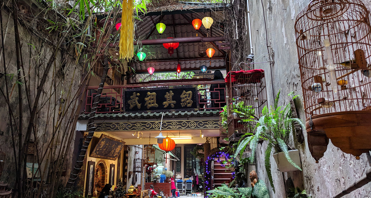 vuon-pho-co-cafe-on-Hanoi-Street-Food-Tour