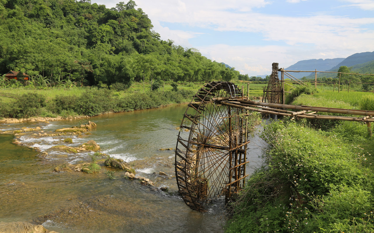 Pu Luong, a stunning trekking destination in Vietnam, offers gorgeous views of nature.