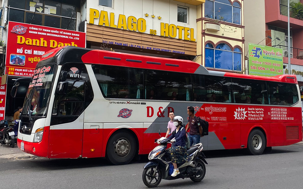 Bus from Phnom Penh to Saigon