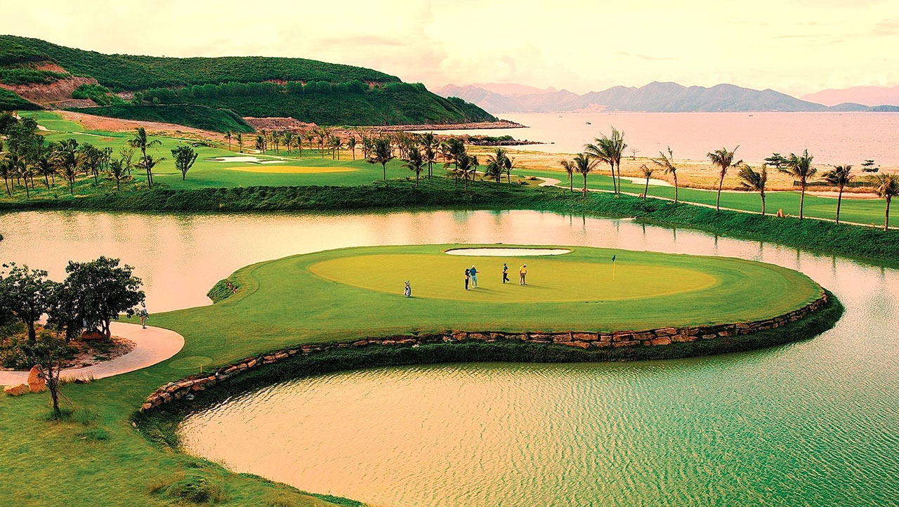 Tranquil Fairways: Nha Trang & Da Lat Golf Escape