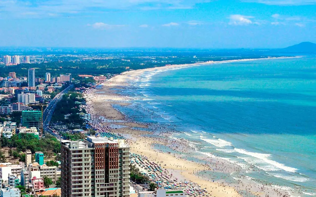 A sunny day at the Vung Tau beach in Ba Ria - Vung Tau province