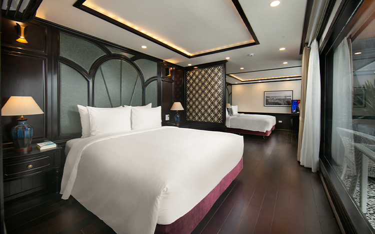 Family Connecting Senior Suite balcony