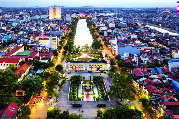 Hai Phong Sightseeing & Street-food Tour from Hanoi