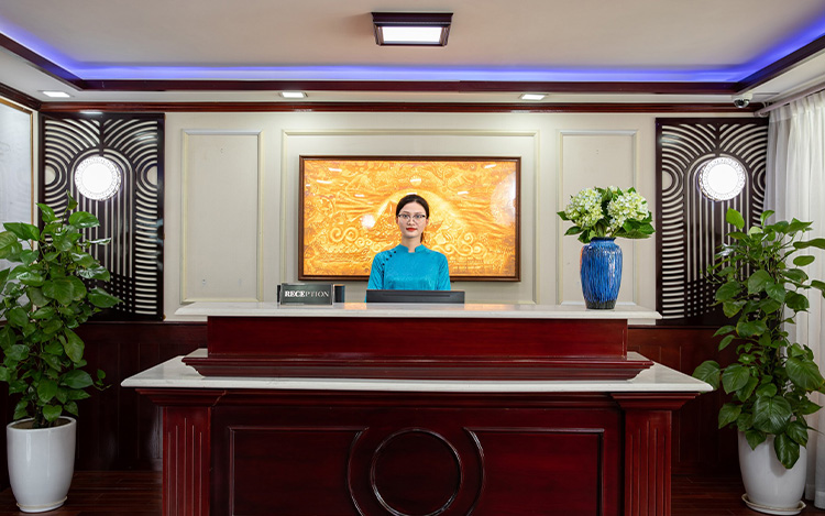 Receptionist