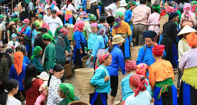 Traditional costumes of Vietnam