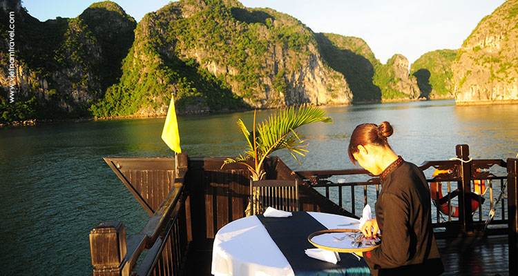Vietnam-Halong-24